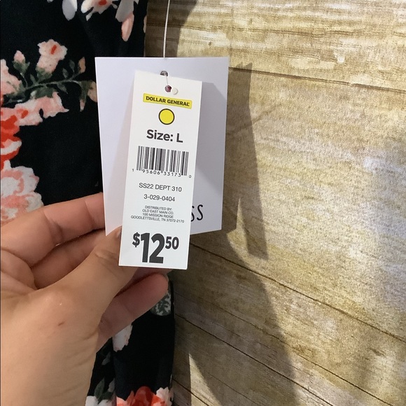 Women’s no boundaries floral dress NWT size Large - Picture 4 of 5